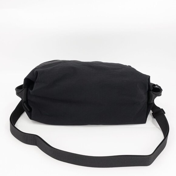 Lululemon Fast Track Bag 2.0 10L Black OS - Picture 6 of 14